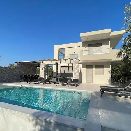 Nastazia's Pearl Villa *